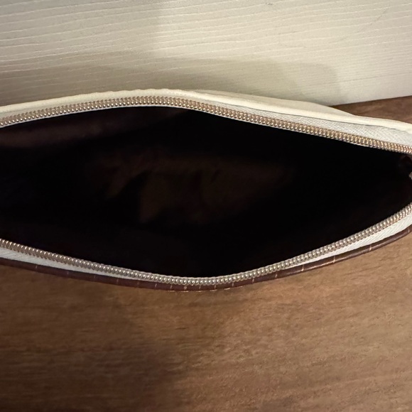 Charlotte Tilbury Cosmetic Bag - Picture 4 of 4